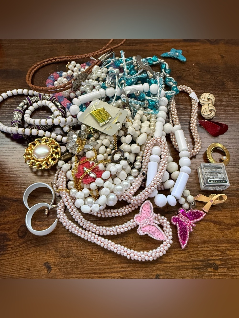 Various jewelry set Elegant White and Pink Beaded Women’s Necklace Set